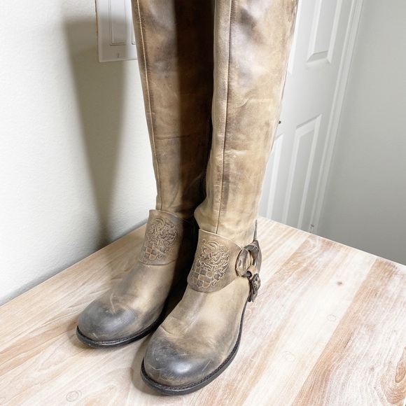 VINCE Camuto Shaylee Riding Distressed Boots size 8 - Picture 5 of 10